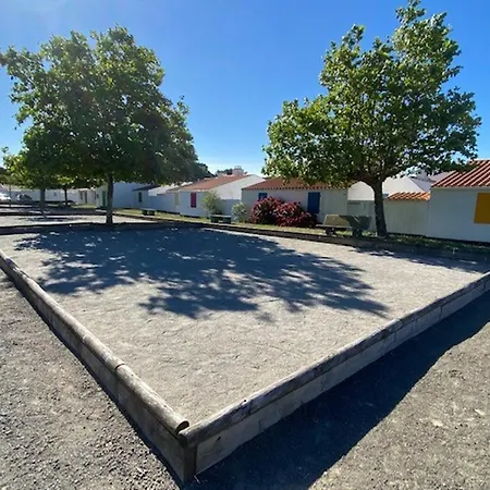 Holiday home Maison T2 Proche Mer, Piscine Chauffee Et Tennis - Fr-1-231-312 *
